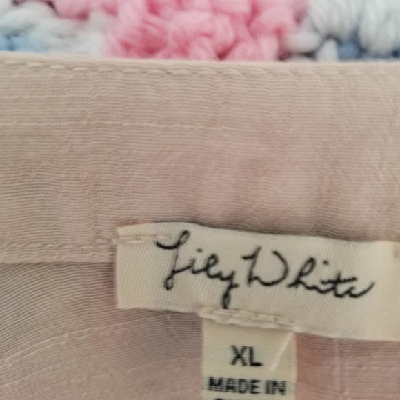 NWOT/Lily White Blouse - Picture 4 of 4